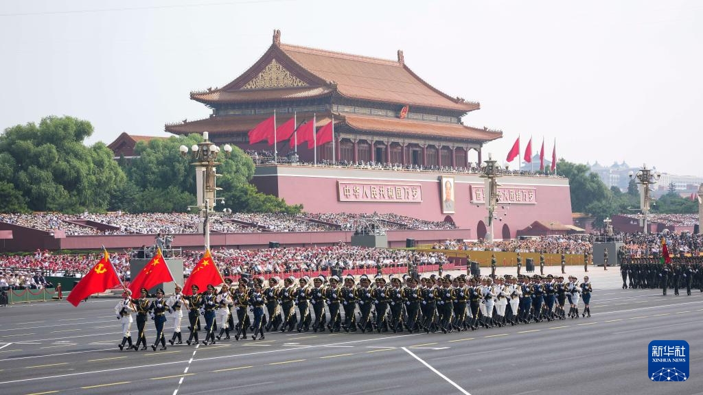 正大集团资深董事长谢国民出席抗战胜利80周年纪念活动，正大制药集团领导受邀观礼